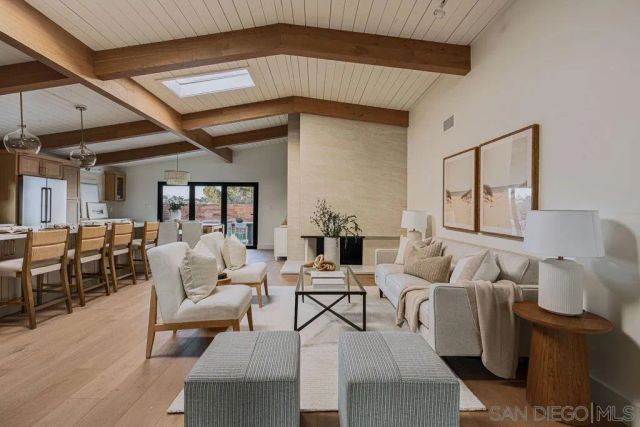4985 Pacifica Dr, San Diego, CA 92109