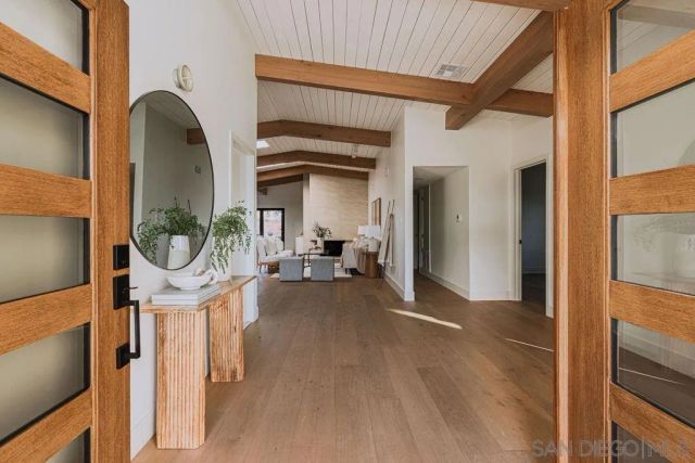 4985 Pacifica Dr, San Diego, CA 92109