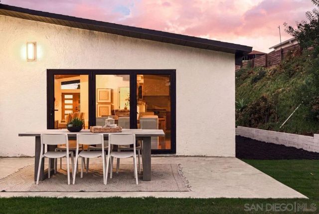 4985 Pacifica Dr, San Diego, CA 92109