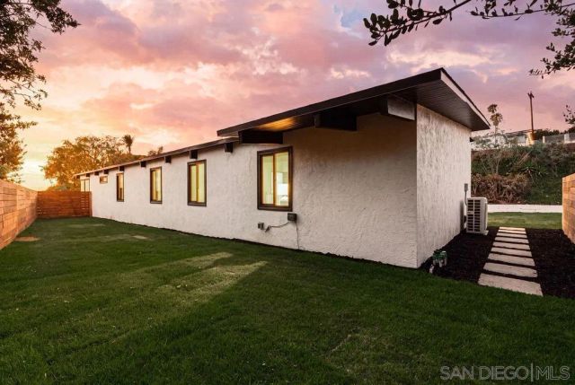 4985 Pacifica Dr, San Diego, CA 92109