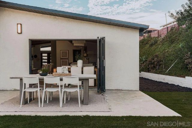 4985 Pacifica Dr, San Diego, CA 92109