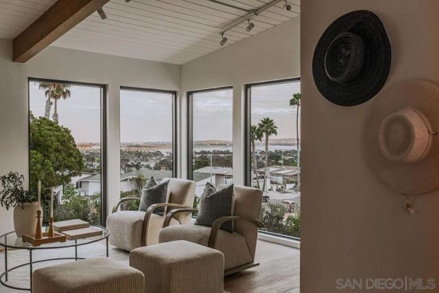 4985 Pacifica Dr, San Diego, CA 92109
