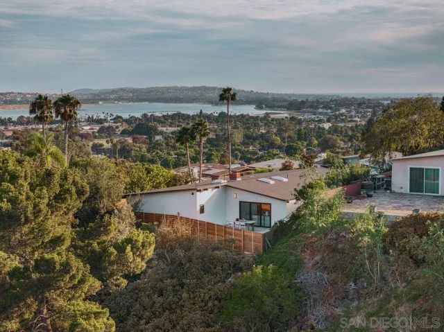 4985 Pacifica Dr, San Diego, CA 92109