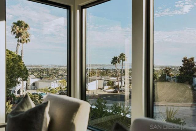 4985 Pacifica Dr, San Diego, CA 92109