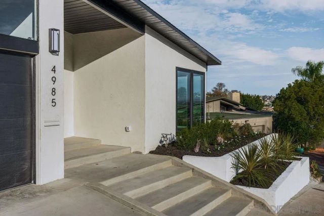 4985 Pacifica Dr, San Diego, CA 92109