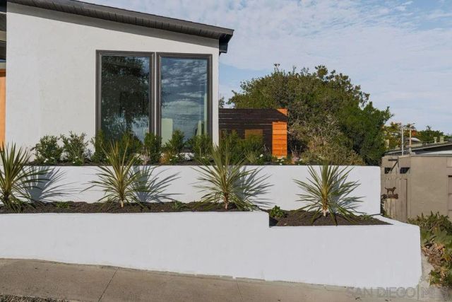 4985 Pacifica Dr, San Diego, CA 92109