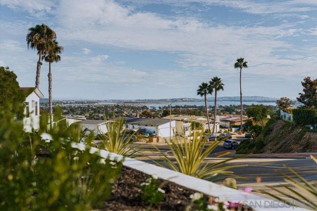 4985 Pacifica Dr, San Diego, CA 92109