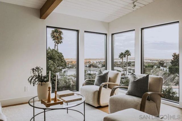 4985 Pacifica Dr, San Diego, CA 92109