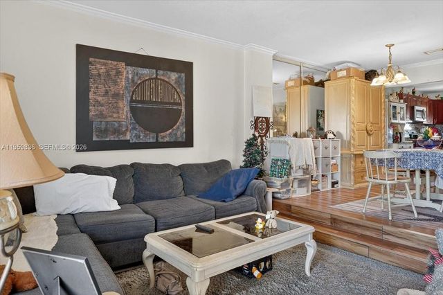 9125 Limetree Ln 168, Pembroke Pines, FL 33024