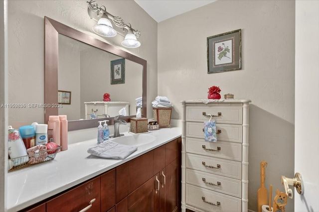 9125 Limetree Ln 168, Pembroke Pines, FL 33024