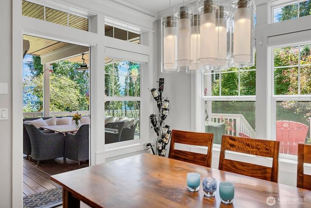9950 SE 39th Street, Mercer Island, WA 98040
