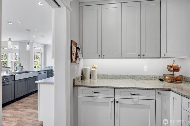 9950 SE 39th Street, Mercer Island, WA 98040