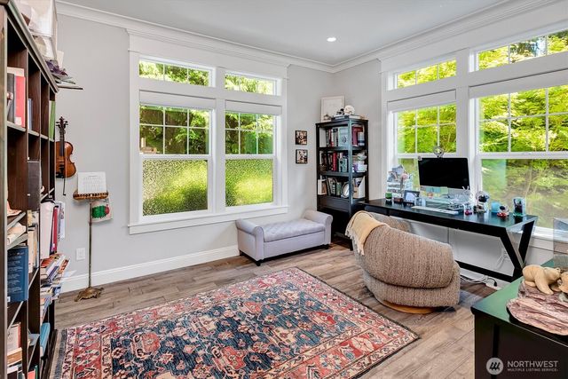 9950 SE 39th Street, Mercer Island, WA 98040