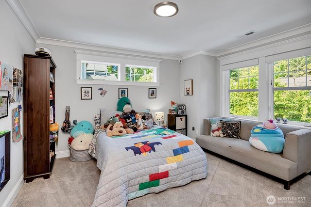 9950 SE 39th Street, Mercer Island, WA 98040
