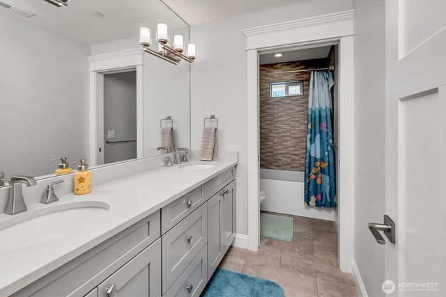 9950 SE 39th Street, Mercer Island, WA 98040