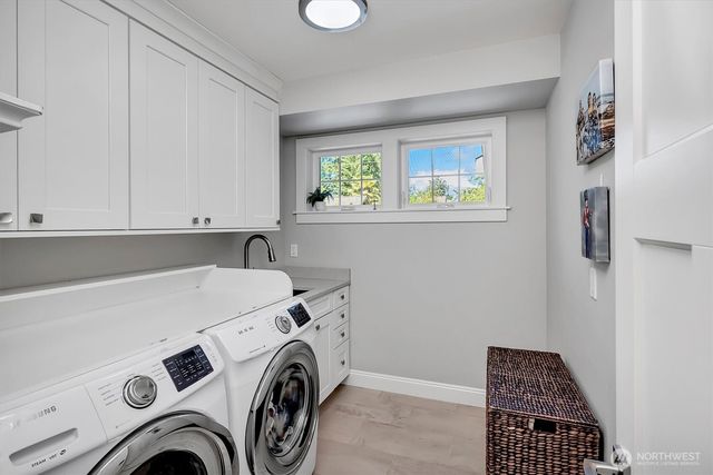 9950 SE 39th Street, Mercer Island, WA 98040