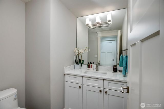 9950 SE 39th Street, Mercer Island, WA 98040
