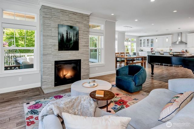 9950 SE 39th Street, Mercer Island, WA 98040