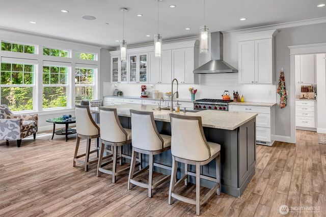 9950 SE 39th Street, Mercer Island, WA 98040
