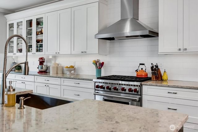 9950 SE 39th Street, Mercer Island, WA 98040