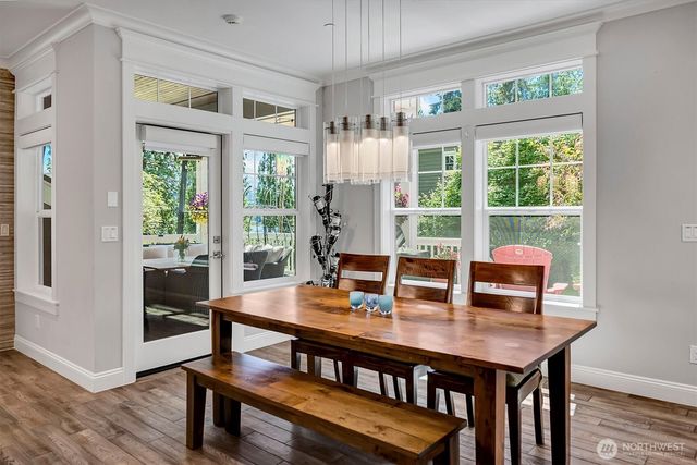 9950 SE 39th Street, Mercer Island, WA 98040