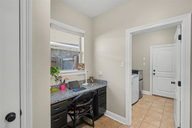 329 Camelback Drive, Bossier City, LA 71111