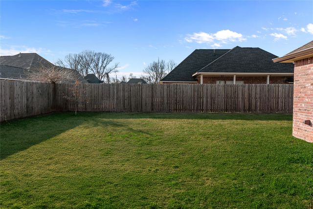 329 Camelback Drive, Bossier City, LA 71111