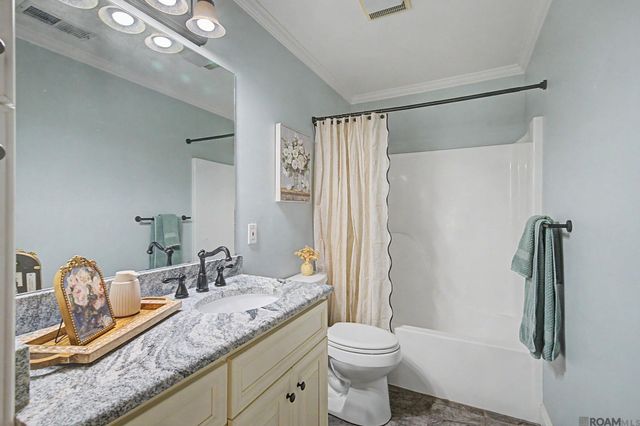 7352 Lake Meadow Dr, Denham Springs, LA 70706