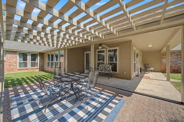 7352 Lake Meadow Dr, Denham Springs, LA 70706