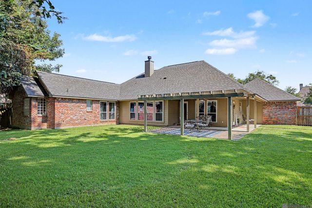 7352 Lake Meadow Dr, Denham Springs, LA 70706