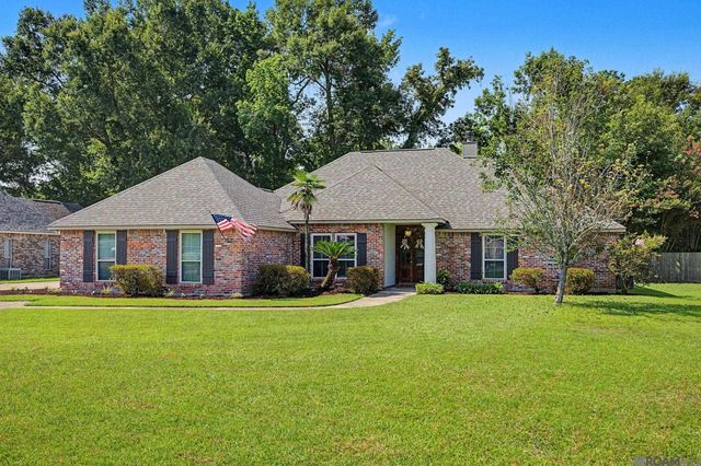 7352 Lake Meadow Dr, Denham Springs, LA 70706