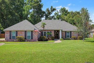 7352 Lake Meadow Dr, Denham Springs, LA 70706
