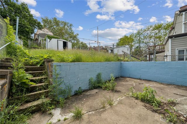 814 Lillian Street, Knoxville, PA 15210