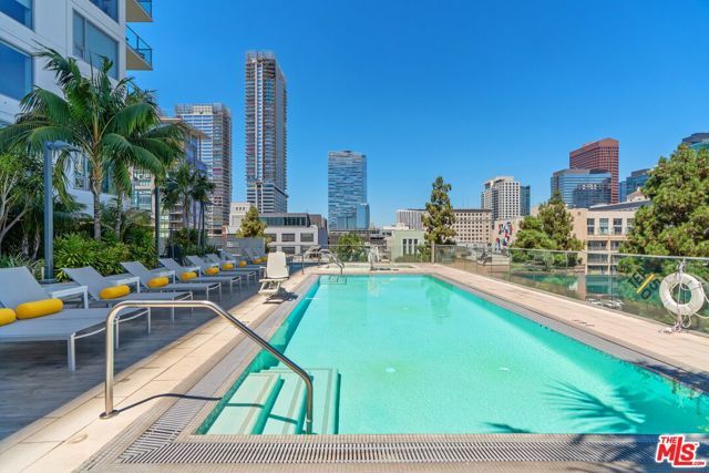1050 S Grand Avenue 1001, Los Angeles, CA 90015
