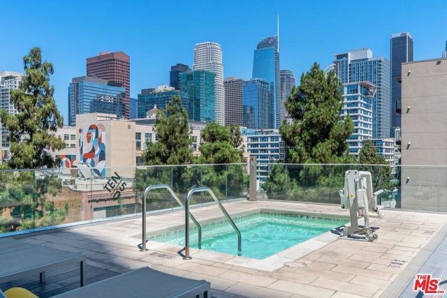 1050 S Grand Avenue 1001, Los Angeles, CA 90015