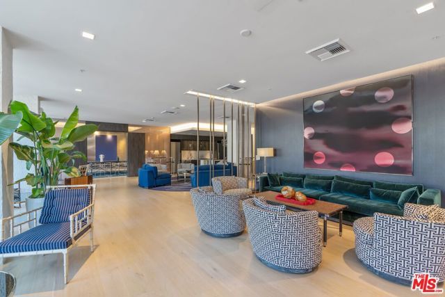1050 S Grand Avenue 1001, Los Angeles, CA 90015