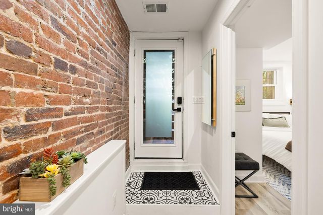 1214 T ST NW, Washington, DC 20009