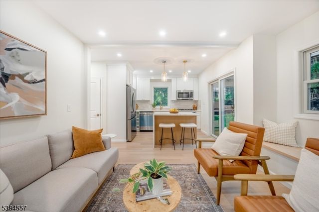 5 Brookside Drive, Millburn Twp., NJ 07041