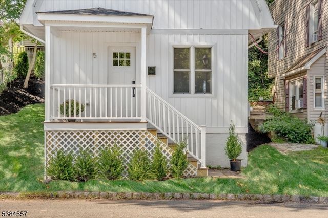 5 Brookside Drive, Millburn Twp., NJ 07041