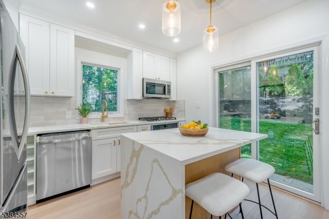 5 Brookside Drive, Millburn Twp., NJ 07041