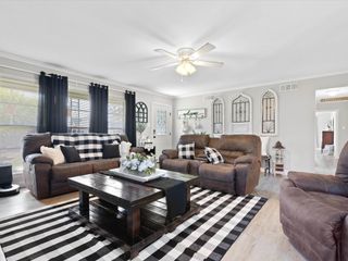 910 N Mill Street, Bowie, TX 76230