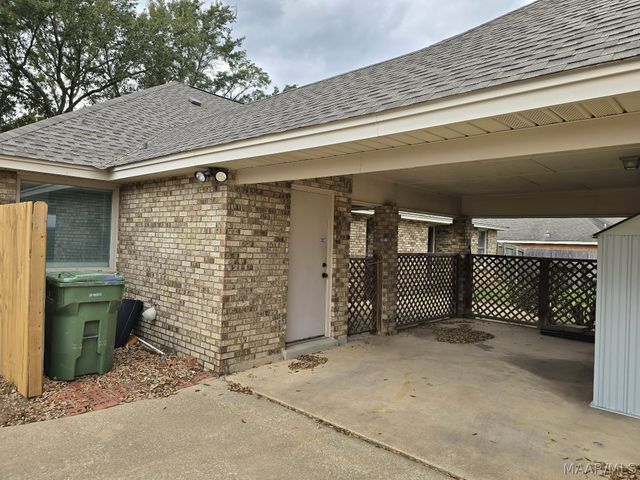 30 Lake Forest Drive, Montgomery, AL 36117