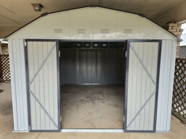 30 Lake Forest Drive, Montgomery, AL 36117