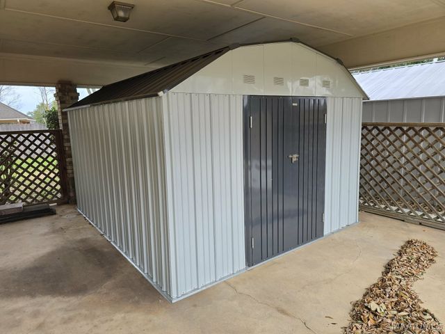 30 Lake Forest Drive, Montgomery, AL 36117