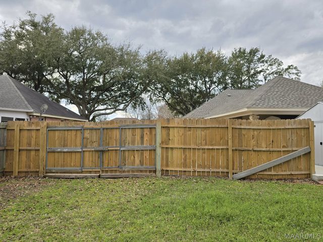 30 Lake Forest Drive, Montgomery, AL 36117