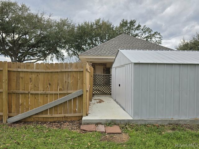 30 Lake Forest Drive, Montgomery, AL 36117