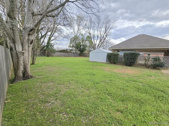 30 Lake Forest Drive, Montgomery, AL 36117