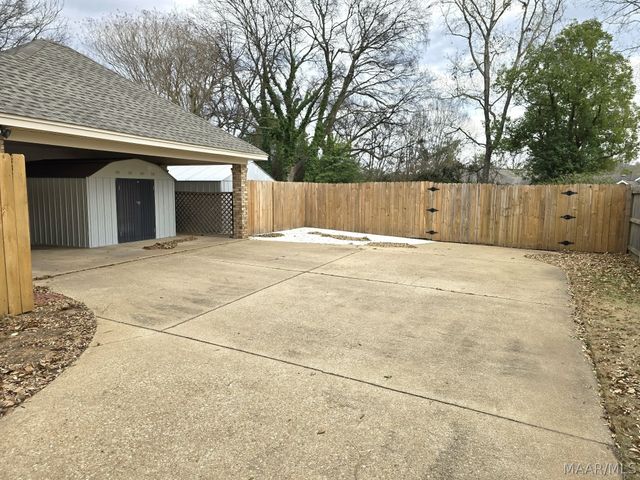 30 Lake Forest Drive, Montgomery, AL 36117