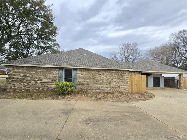 30 Lake Forest Drive, Montgomery, AL 36117