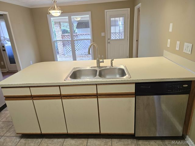 30 Lake Forest Drive, Montgomery, AL 36117